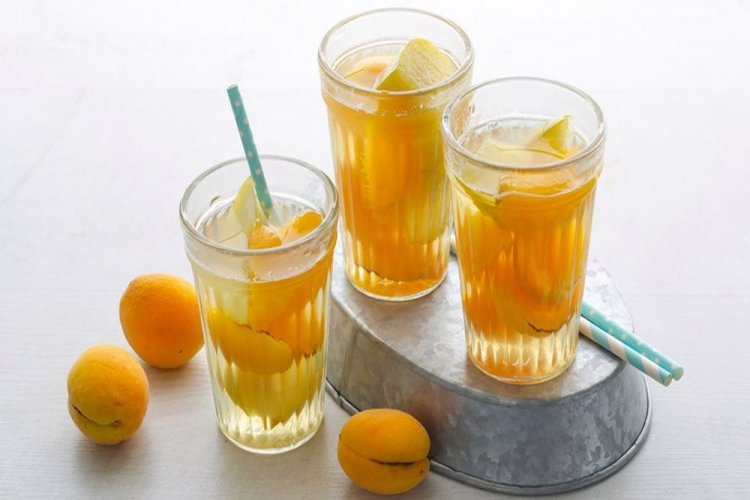 Компот из абрикосов и яблок