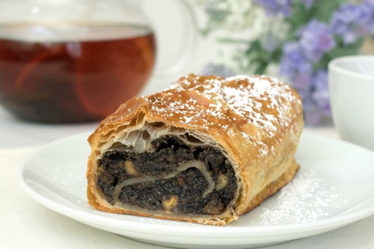 Штрудель с яблоками и маком