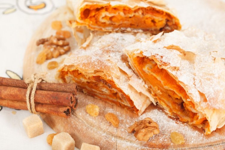 Штрудель с яблоками и тыквой