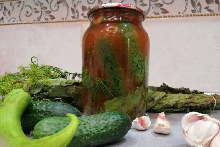 Острые огурцы с томатной пастой