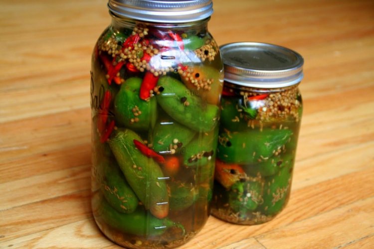Острые огурцы с чили и горчицей