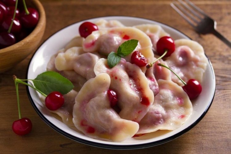 Вареники с вишней на воде