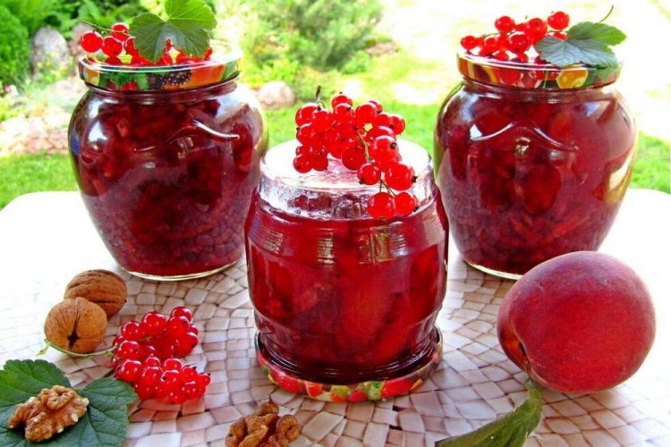 Варенье из персиков и красной смородины