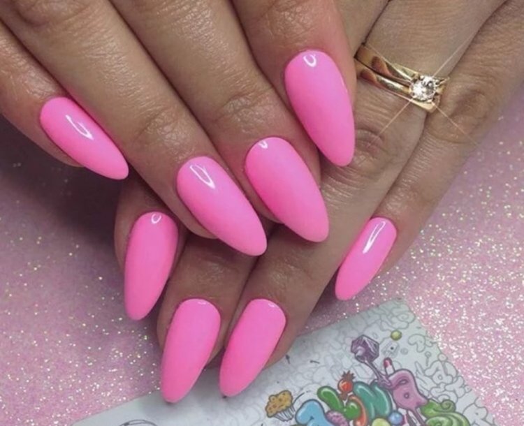 Кукольный розовый маникюр