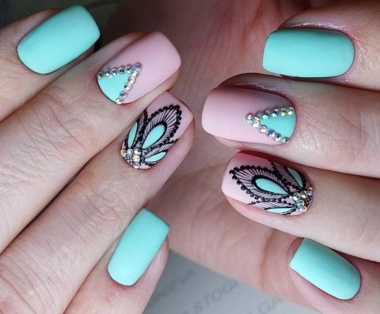 Бирюзовый маникюр