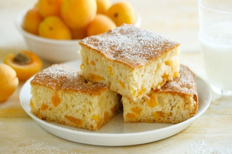 Пышный абрикосовый пирог