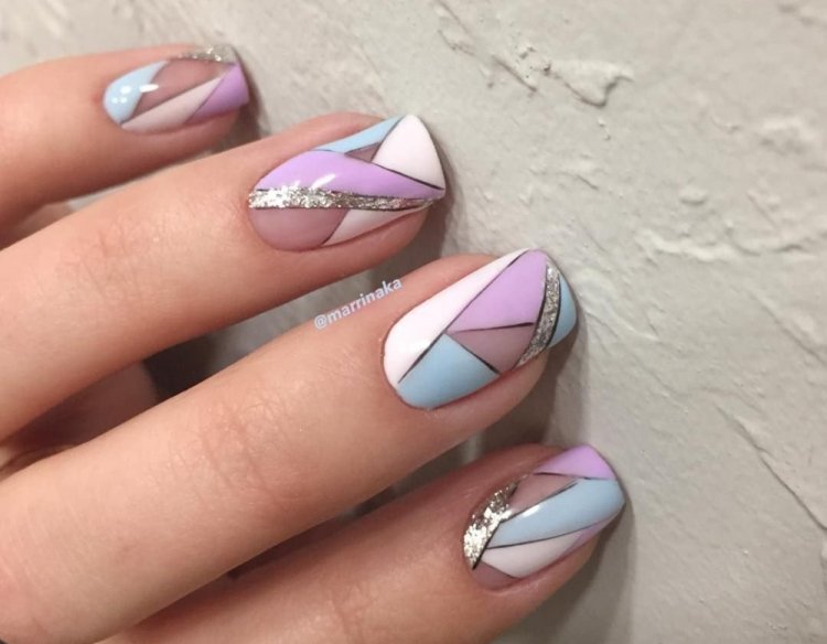 Цветовые контрасты на короткие ногти