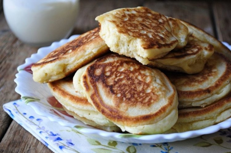 Оладьи на дрожжах с творогом