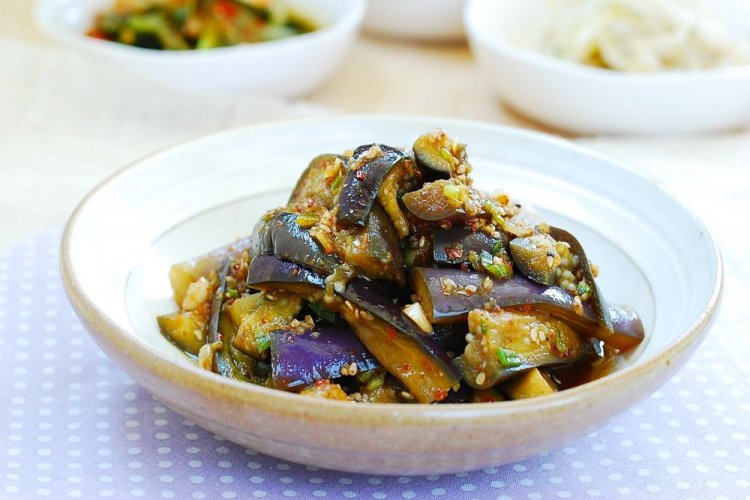Баклажаны по-корейски с аджикой и чесноком