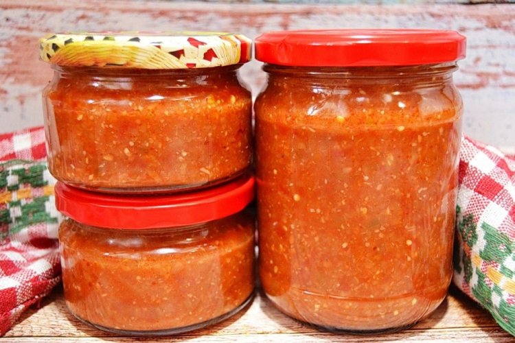 Домашняя аджика из кабачков без чеснока