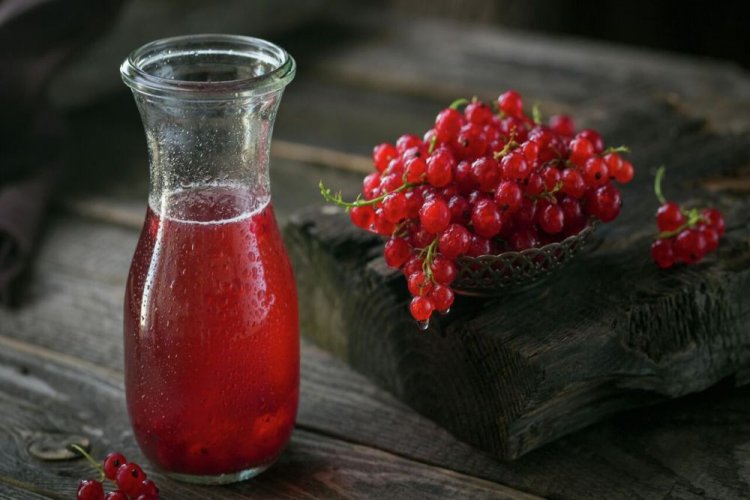 Компот из красной смородины с ароматными специями