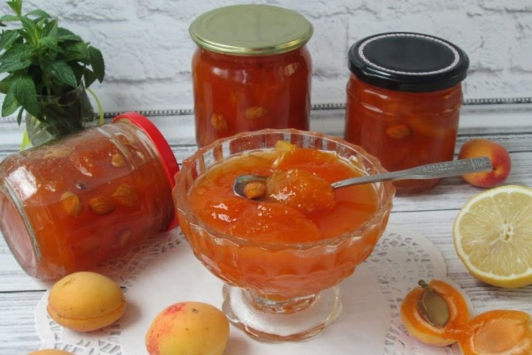 Варенье из абрикосов с ядрышками и лимонами