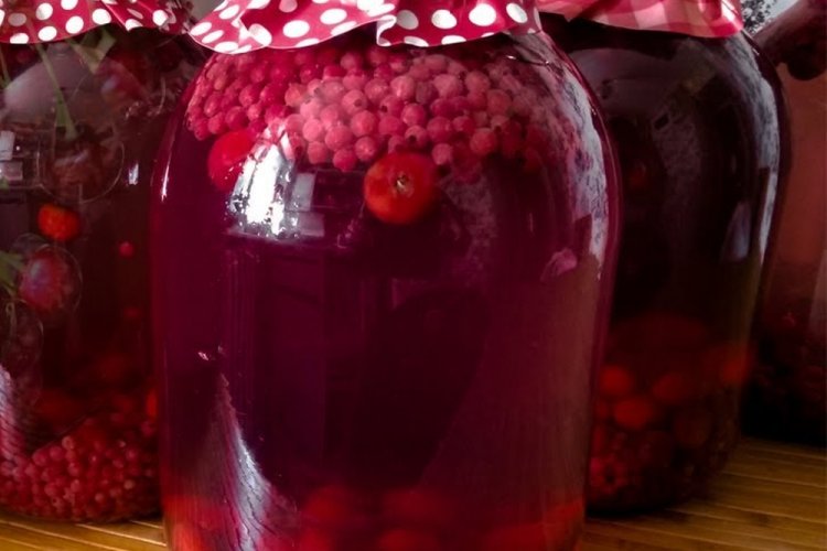 Компот из белой смородины с вишней