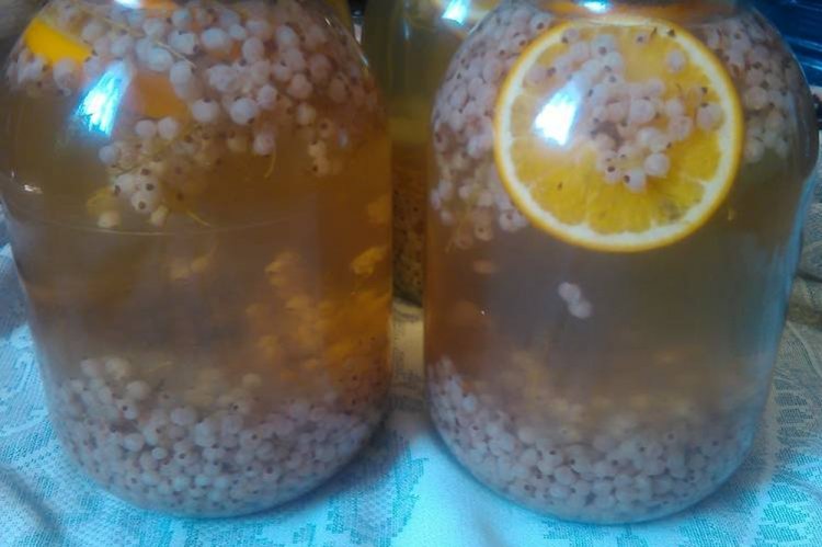 Компот из белой смородины без сахара