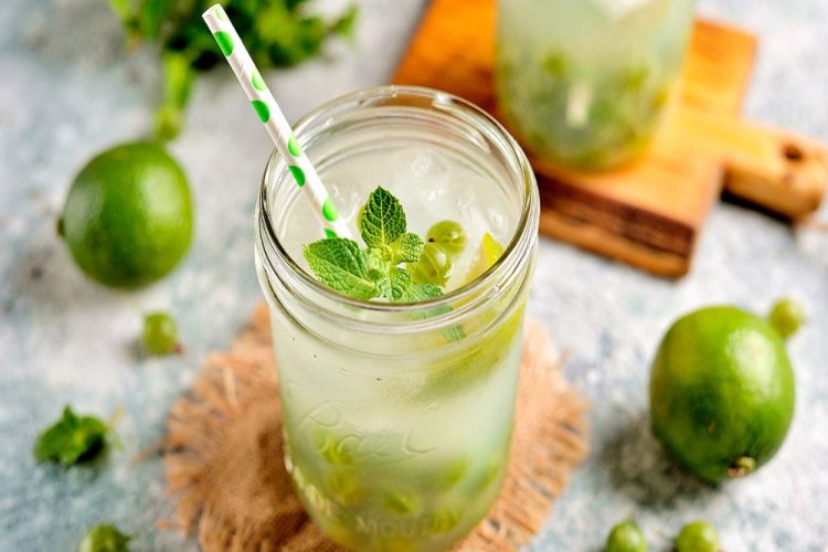 Компот «Мохито» с зеленым крыжовником и лаймом