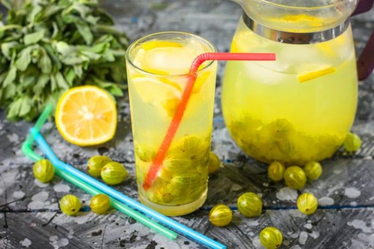 Компот «Мохито» из крыжовника с лимонами и соком апельсина