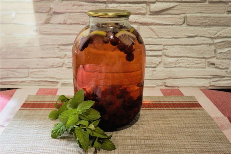 Компот «Мохито» из крыжовника и клубники на зиму