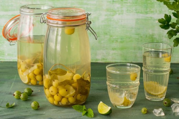 Компот «Мохито» с крыжовником, лаймом и мятой