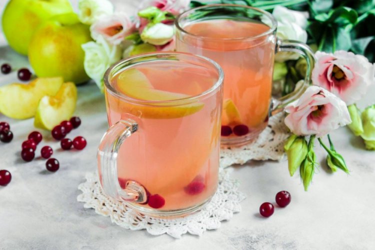 Компот из яблок и клюквы