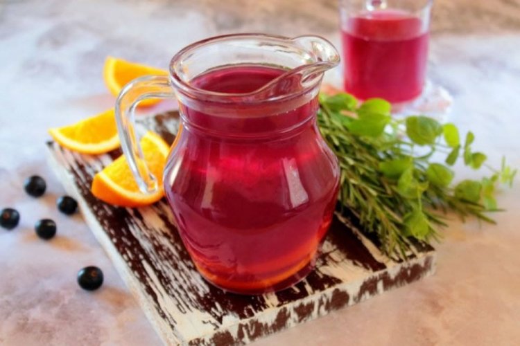 Компот из апельсинов и черной смородины