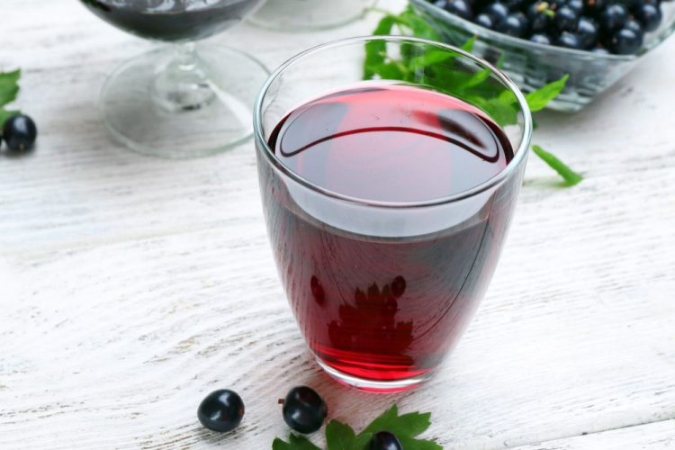 Компот из черной смородины с бадьяном