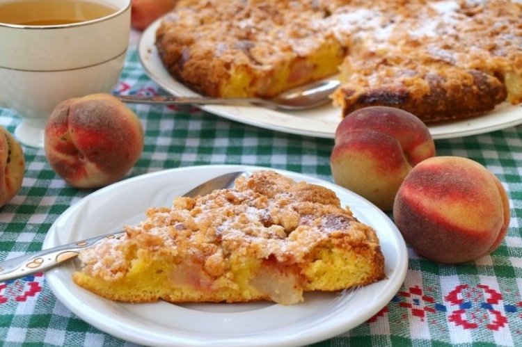 Овсяный пирог с персиками