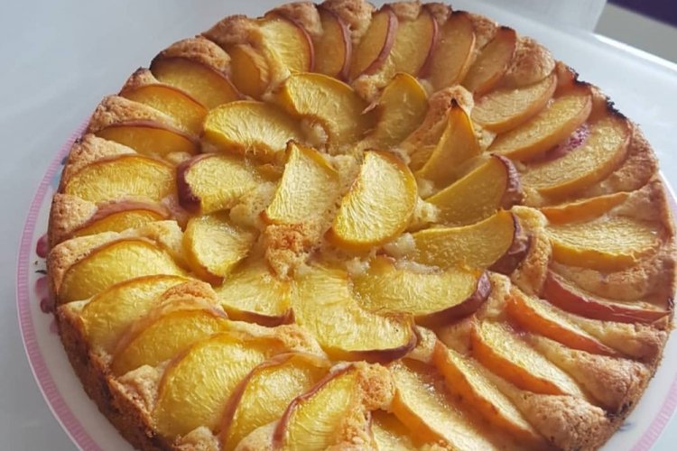 Пирог с персиками без яиц