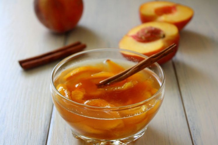 Варенье из нектаринов с корицей
