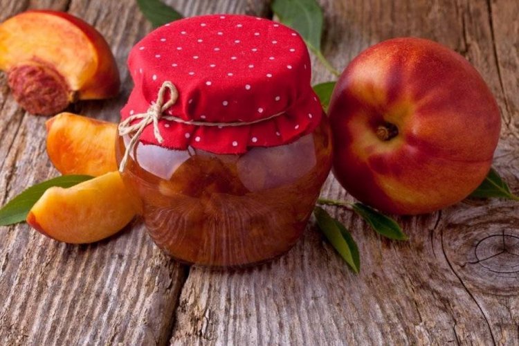 Джем из персиков со сливой и имбирем