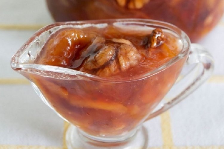 Джем из персиков с грецкими орехами