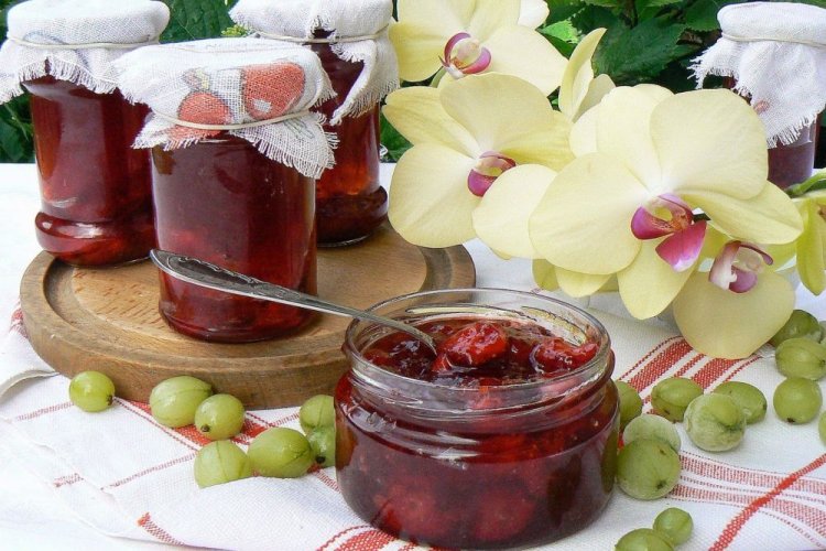 Крыжовник в вишневом соку