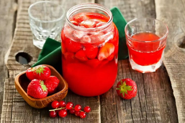 Клубнично-смородиновый компот