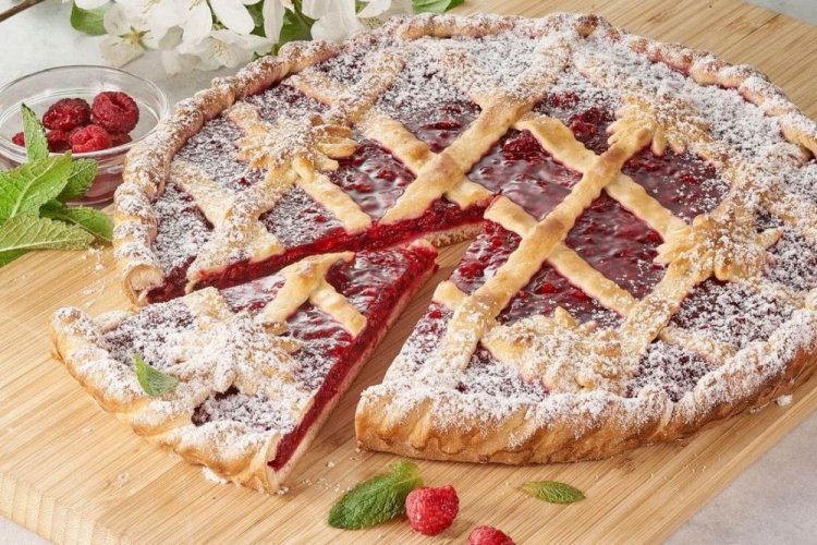 Пирог с малиной на майонезе