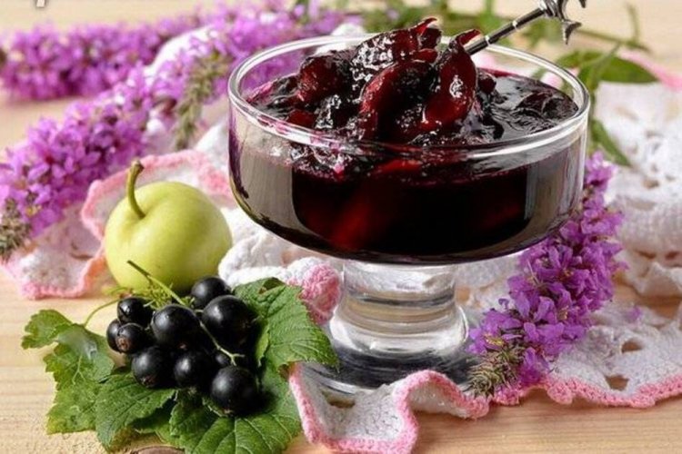 Конфитюр из черной смородины и яблок