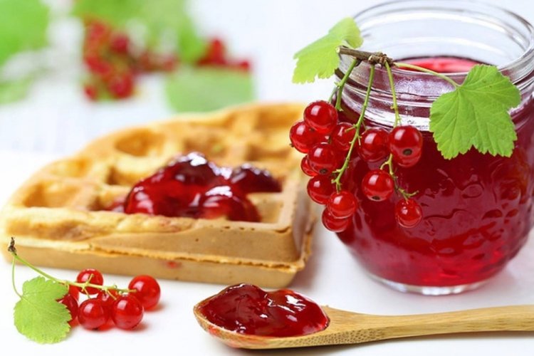 Конфитюр из красной и белой смородины