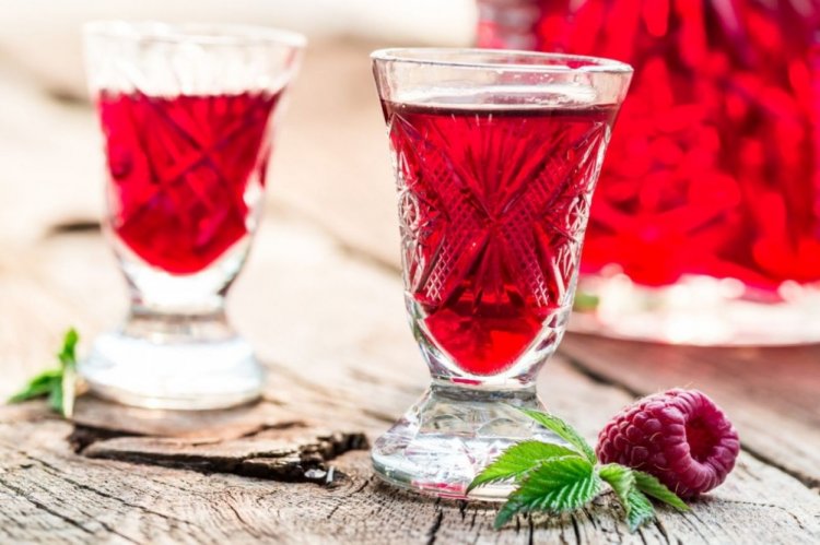 Наливка из малины и самогона