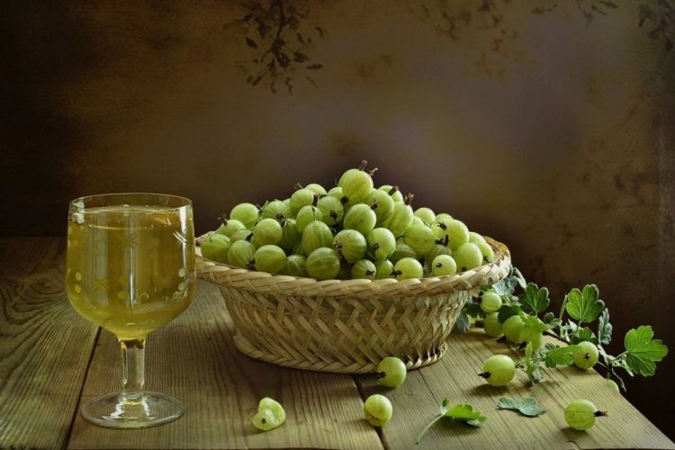 Сладкое вино из крыжовника