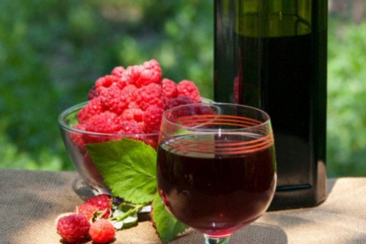 Настойка из малины на бренди