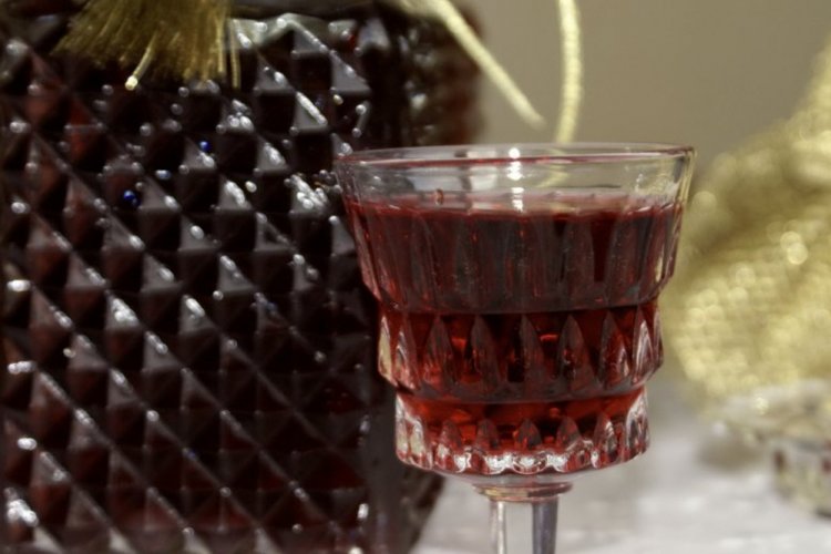 Настойка из малины на коньяке