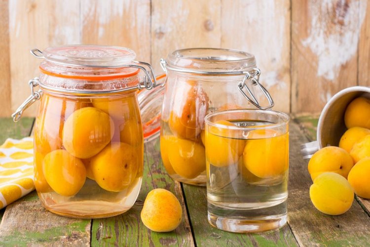 Консервированные абрикосы целиком