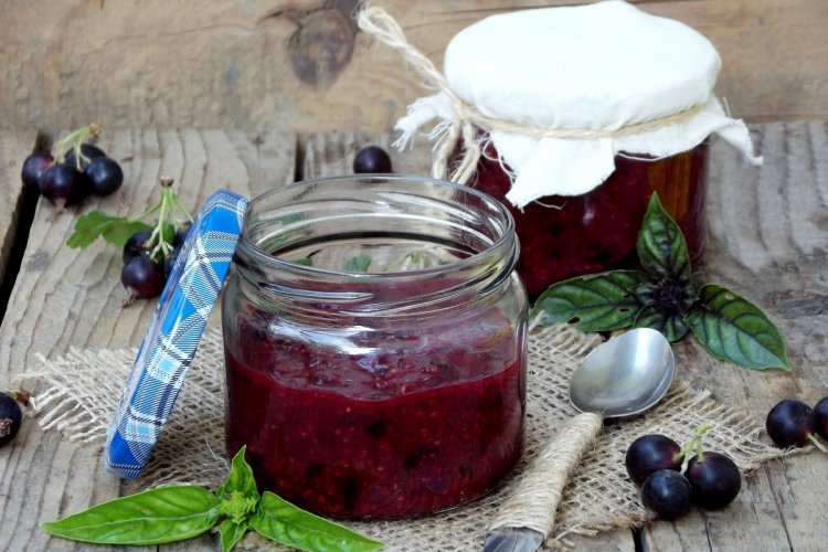 Черная смородина с сахаром на зиму без варки: 20 отличных рецептов