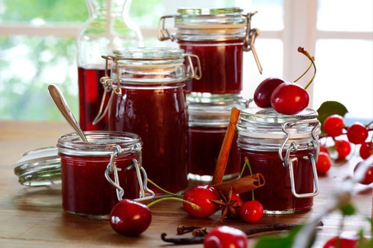 Желе из вишни с ароматными специями