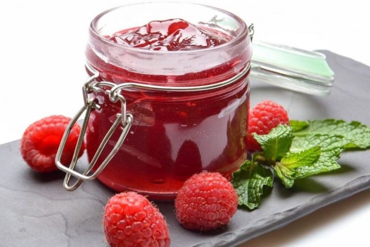 Малиновое желе с мятным ароматом