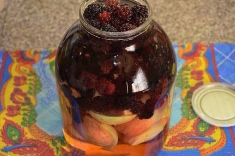 Компот из ежевики с яблоками на зиму