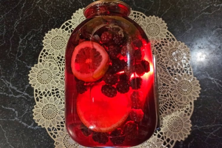 Компот из ежевики с лимоном на зиму