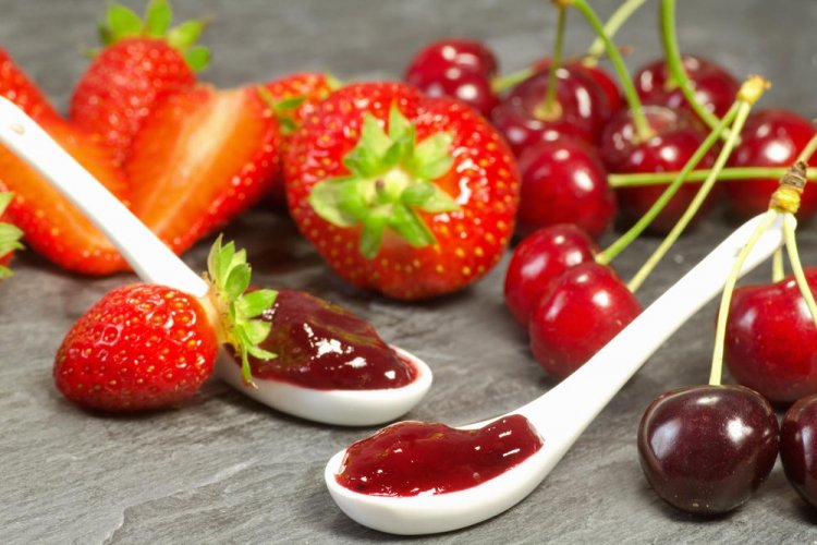 Конфитюр из клубники и вишни