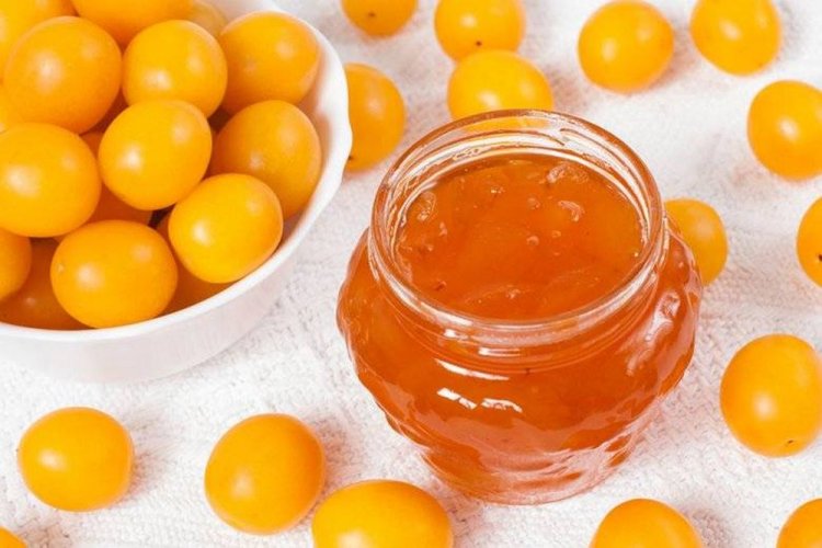 Янтарное варенье из алычи