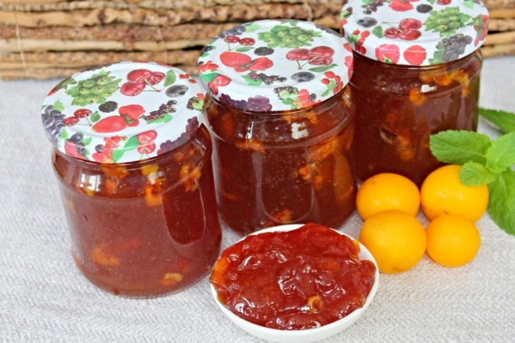 Варенье из алычи с грецкими орехами