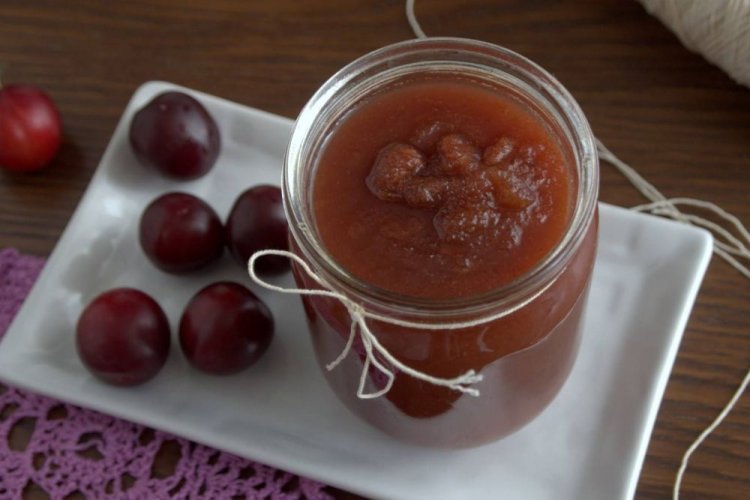 Варенье-пятиминутка из алычи с какао