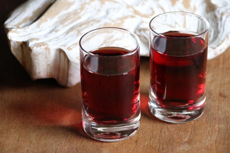 Наливка из черной смородины – классический рецепт